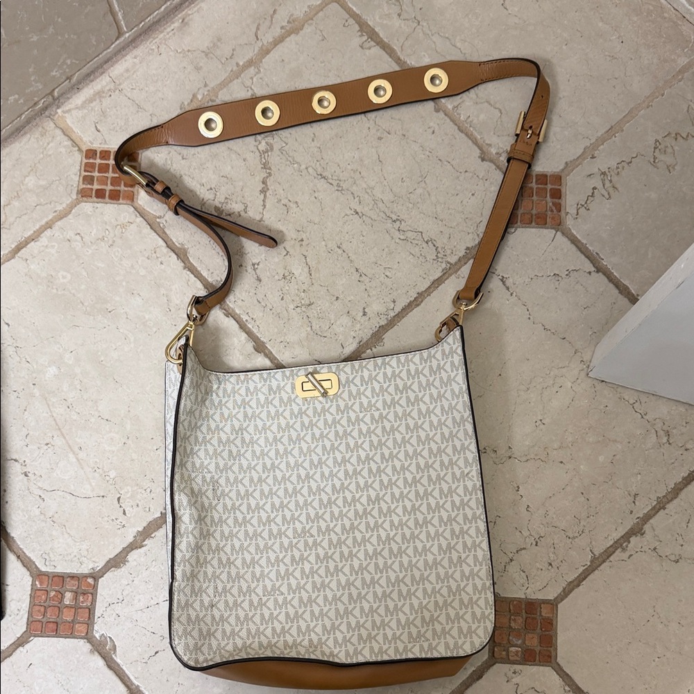 Michael kors large crossbody bag. White and tan leather.